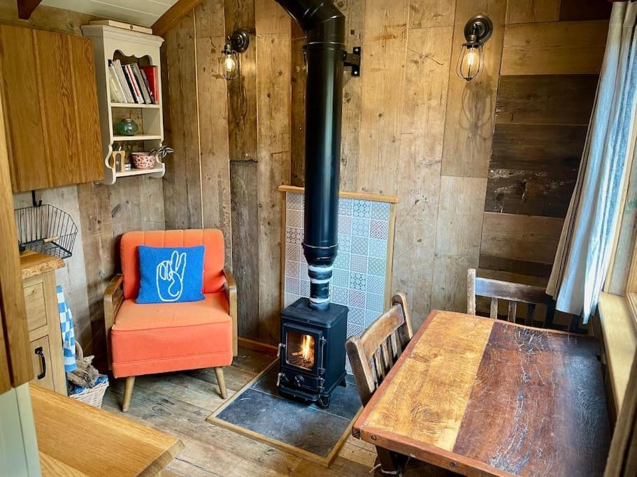 Apartament The Walnut Wagon In The Heart Of Mells. Frome Zewnętrze zdjęcie